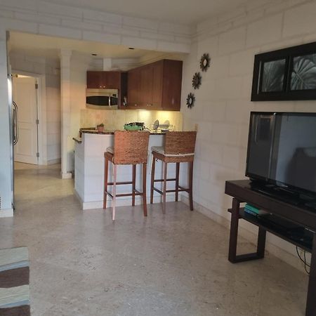 Royal Apartments 1 Bedroom Apartment Sea Views 세인트 제임스 외부 사진