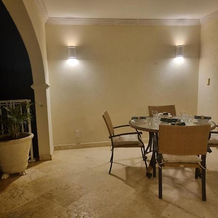 Royal Apartments 1 Bedroom Apartment Sea Views 세인트 제임스 외부 사진
