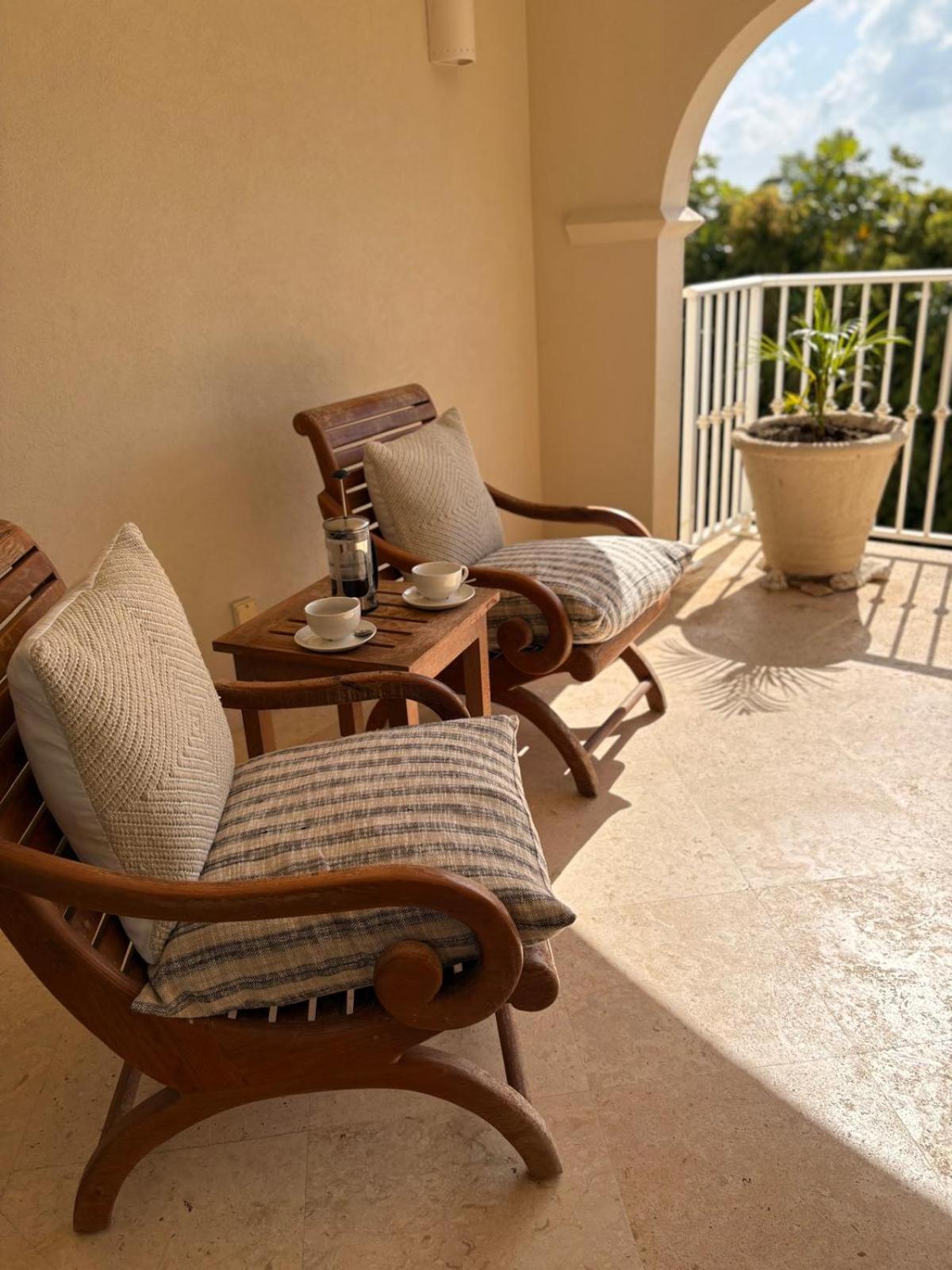 Royal Apartments 1 Bedroom Apartment Sea Views 세인트 제임스 외부 사진
